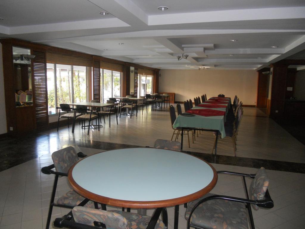 Seasons Of International Airport Hotel