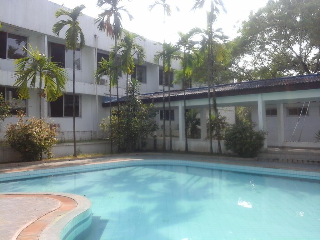 Seasons Of International Airport 3* Yangon