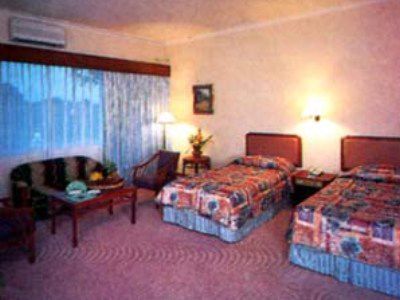 Seasons Of International Airport Hotel Yangon
